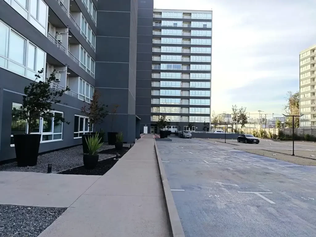 Edificio en San Joaquín con departamentos, entrega inmediata y bono pie