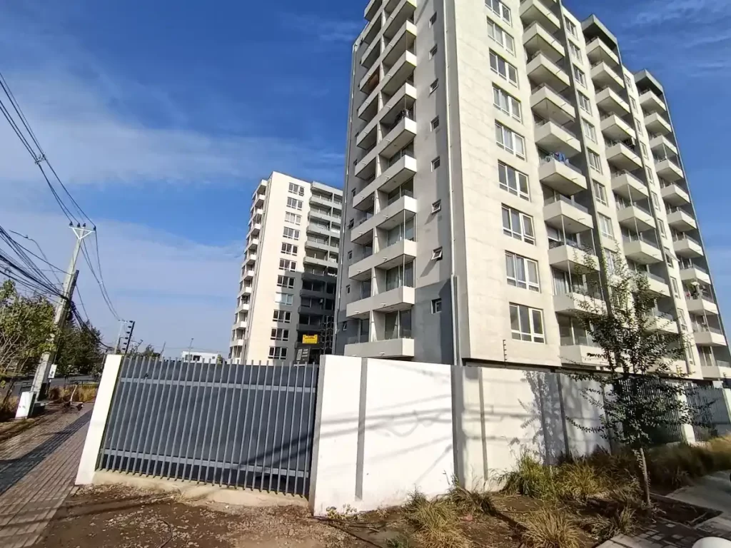 Edificio en Macul con departamentos de entrega inmediata y bono pie