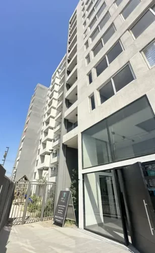 Edificio en La Cisterna a yuna cudra del Metro Intermodal venta con bono pie