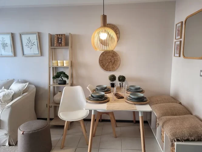 Comedor con gran espacio departamento en venta la Cisterna entrega inmediata venta con bono pie metro el Parron