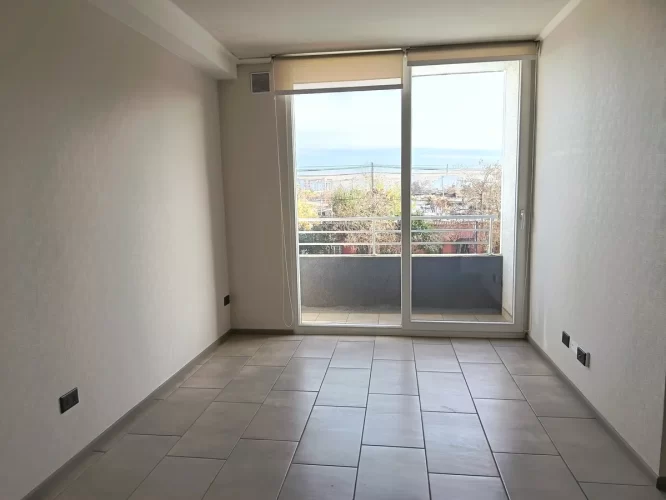 Living comedor, mirada balcon departamento San Joaquín, entrega inmediata, venta con bono pie