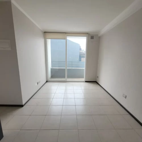 Loving comedor y balcon ventanal departamento en Independencia vende Varpropiedades