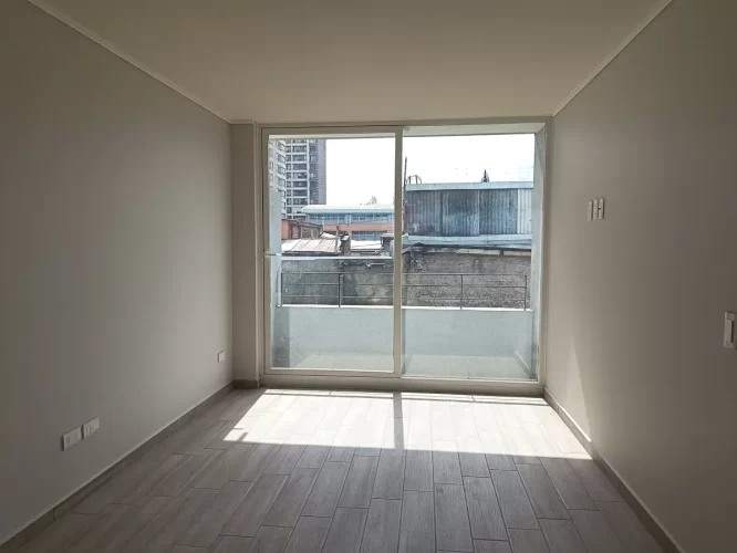 Living comedor vista balcon departamento departamento Estacion Central sin ahorros