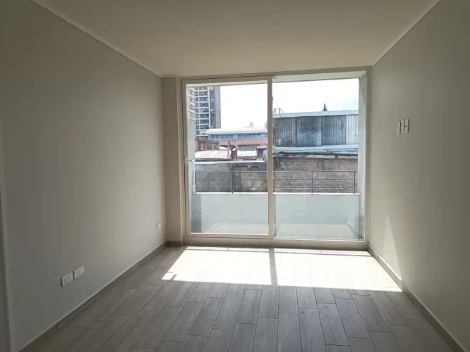 Living comedor vista balcon Departamento 1D1b Estacion Central metro Universidad de Chile entrega inmediata