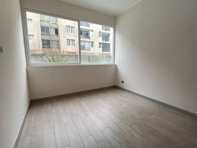 05-dormitorio-cama-dosplazas-venta-con-bono-pie-al-cisterna