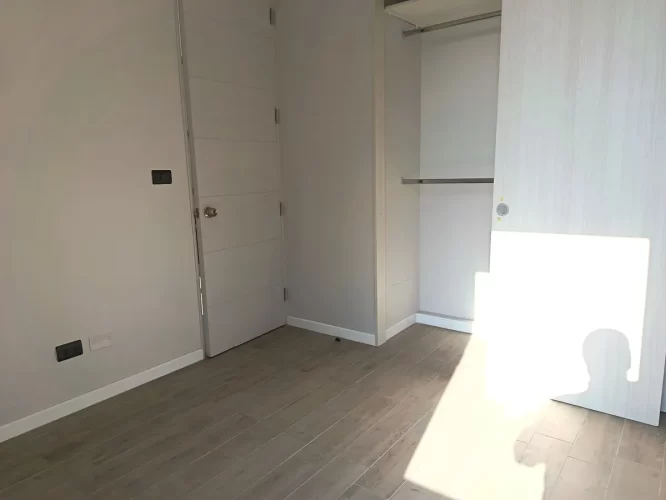 Dormitorio cama 2 plazas vende Varpropiedades Estación Central