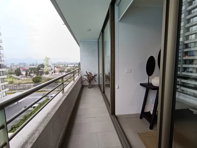 Balcon a lo largo de todo el departamento en venta Macul metro Carlos Valdovinos