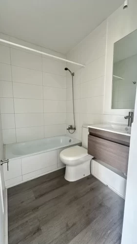 Baño grsn espacio departamentos entrega inmediata venta con bono pie y tasa Rebajada comora con Cero Pie