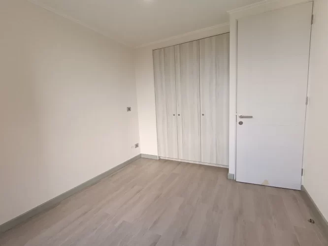 Closet dormitorio principal Departamento 2 dormitorios 1 baño: en venta en Macul entrega inmediata