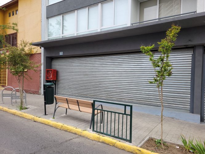 Local con continas metalicas venta con bono pie