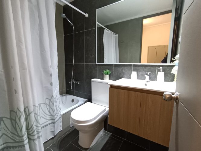 Baño domitorio principal departamento entrega inmediata y ayuda para el pie