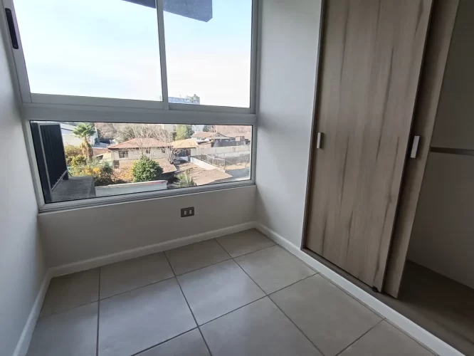 Segundo dormitorio: ventana con bono pie vende Varpropiedades
