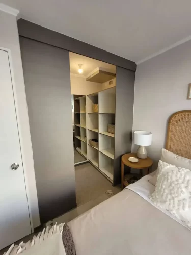 Walking closet dormitorio principal venta en Quinta Normal con bono pie 10% y ayuda para el pie 10%