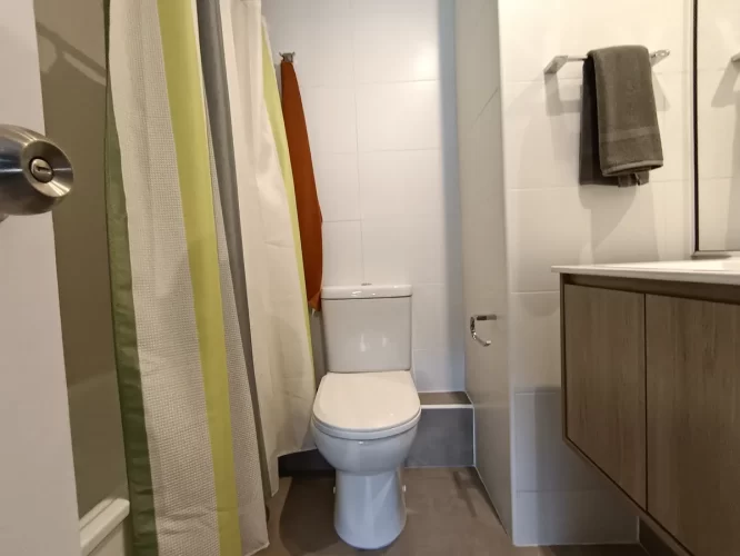 Segundo baño Departamento 2d2b Mariposa venta La Florida ayuda al pie