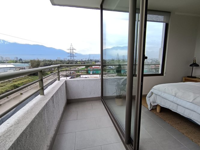 Balcon dormitorio principal venta departamento en Macul bono pie