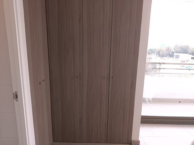 Closet dormitorio principal venta departamento en Macul bono pie