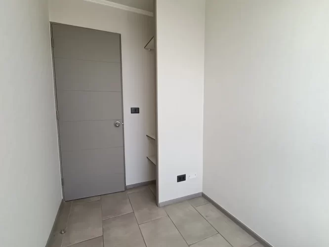 Closet segundo dormitorio departamento San Joaquín, entrega inmediata, venta con bono pie