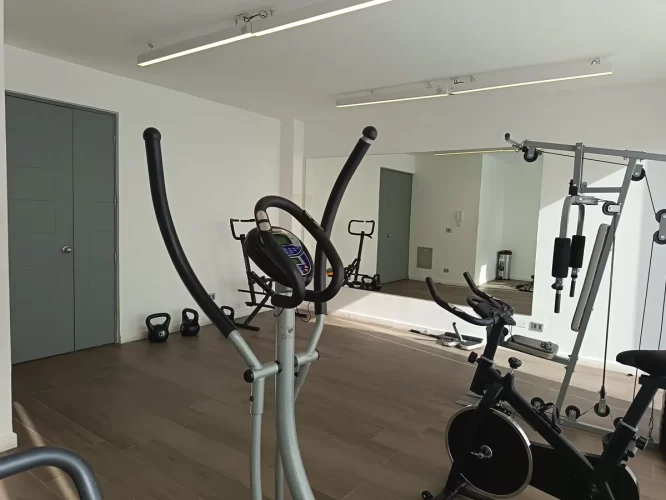 Gimnasio, primer piso Departamento 2 dormitorios 1 baño: en venta en Macul entrega inmediata