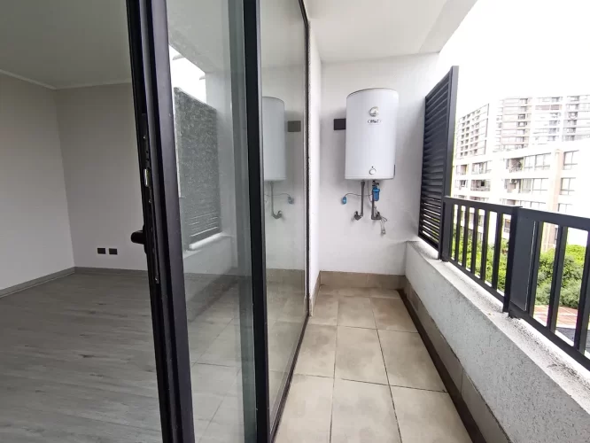 Balcon departamento La Cisterna entrega inmediata cercano ametro interrmodal