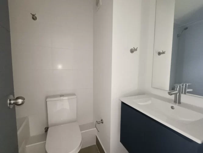 Baño departatamento en La Cisterna venta con bono pie