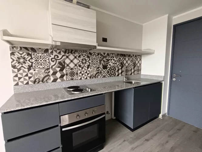 Cocina amobalda equipada venta departamento La Cisterna entrega inmediata